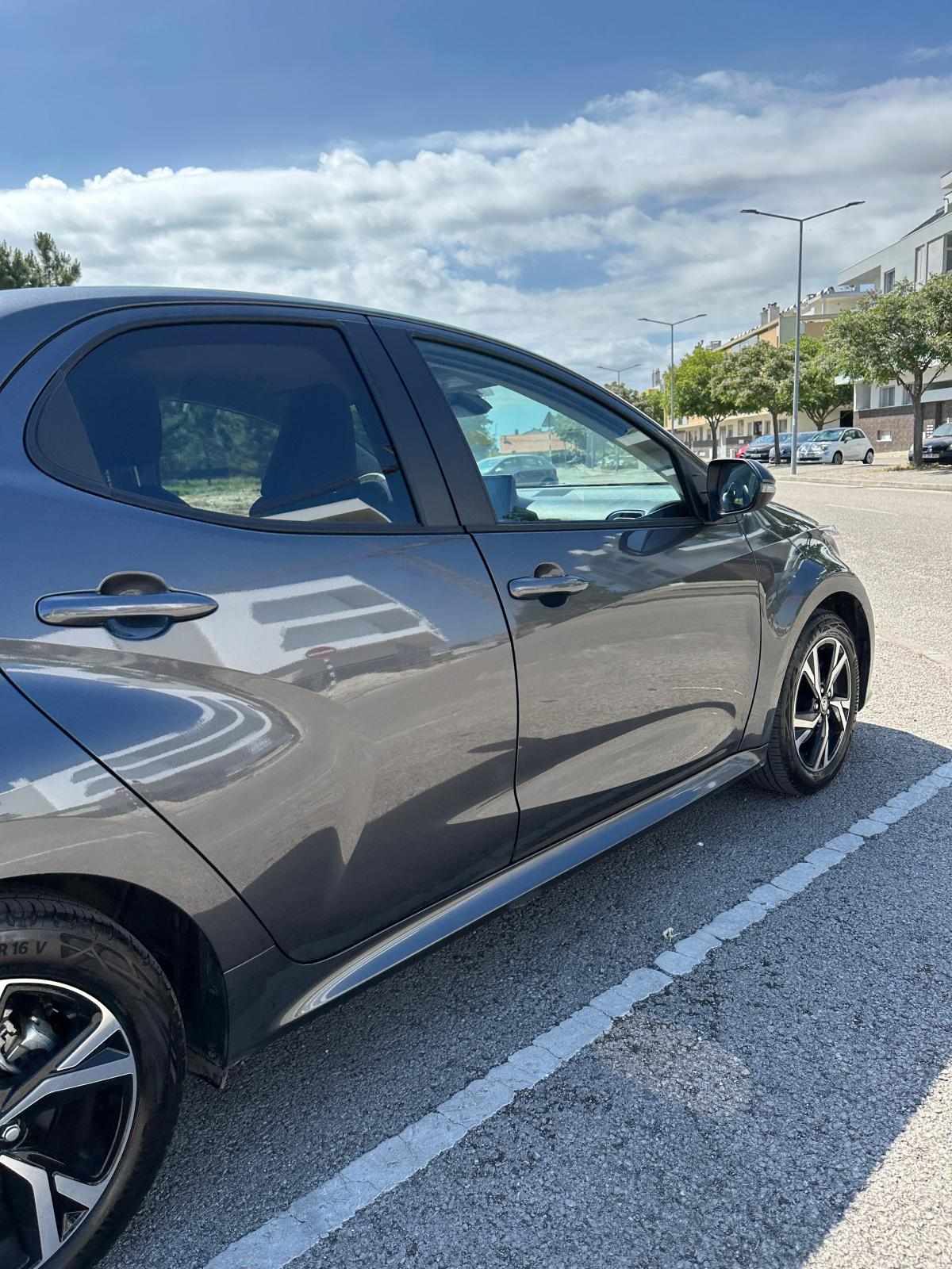 toyota-yaris-1-5-full-hybrid-2025-gasolina-1490cc