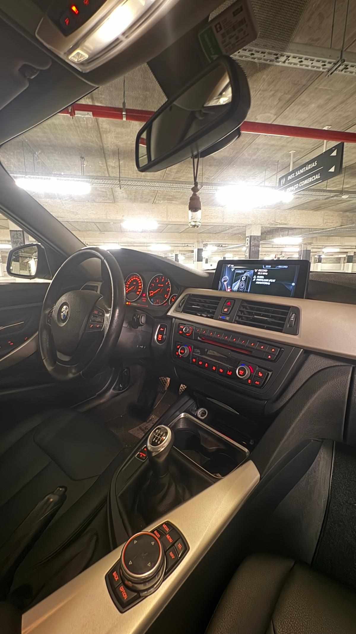 bmw-serie-3-318d-touring-2014-diesel-1995cc