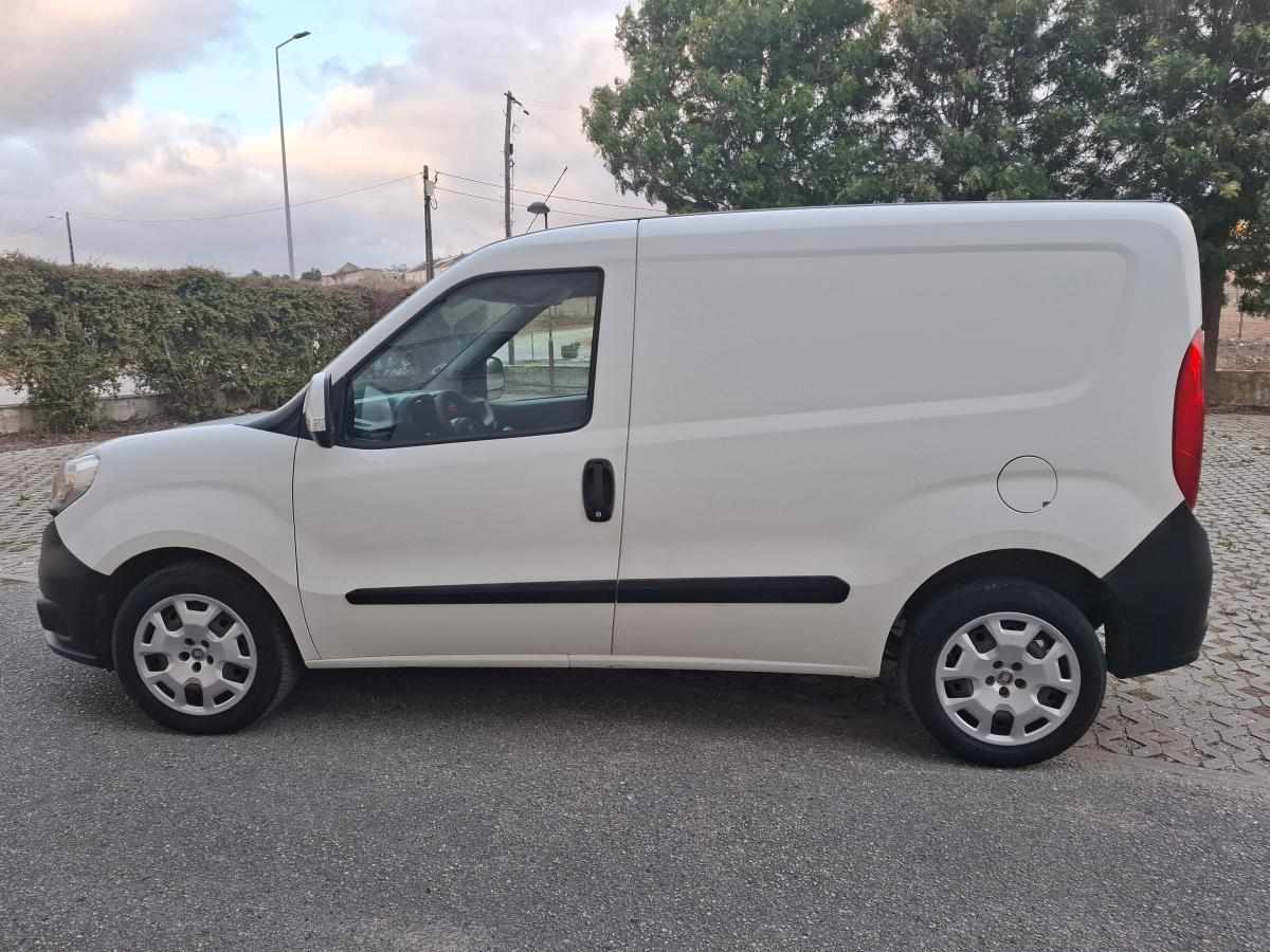 fiat-doblo-1-6-120cv-2018-diesel-1598cc