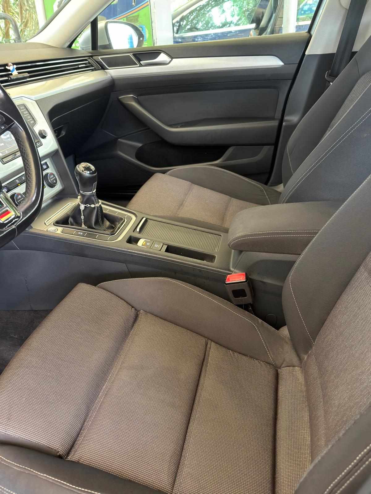 volkswagen-passat-1-6-tdi-bluemotion-2015-diesel-1598cc