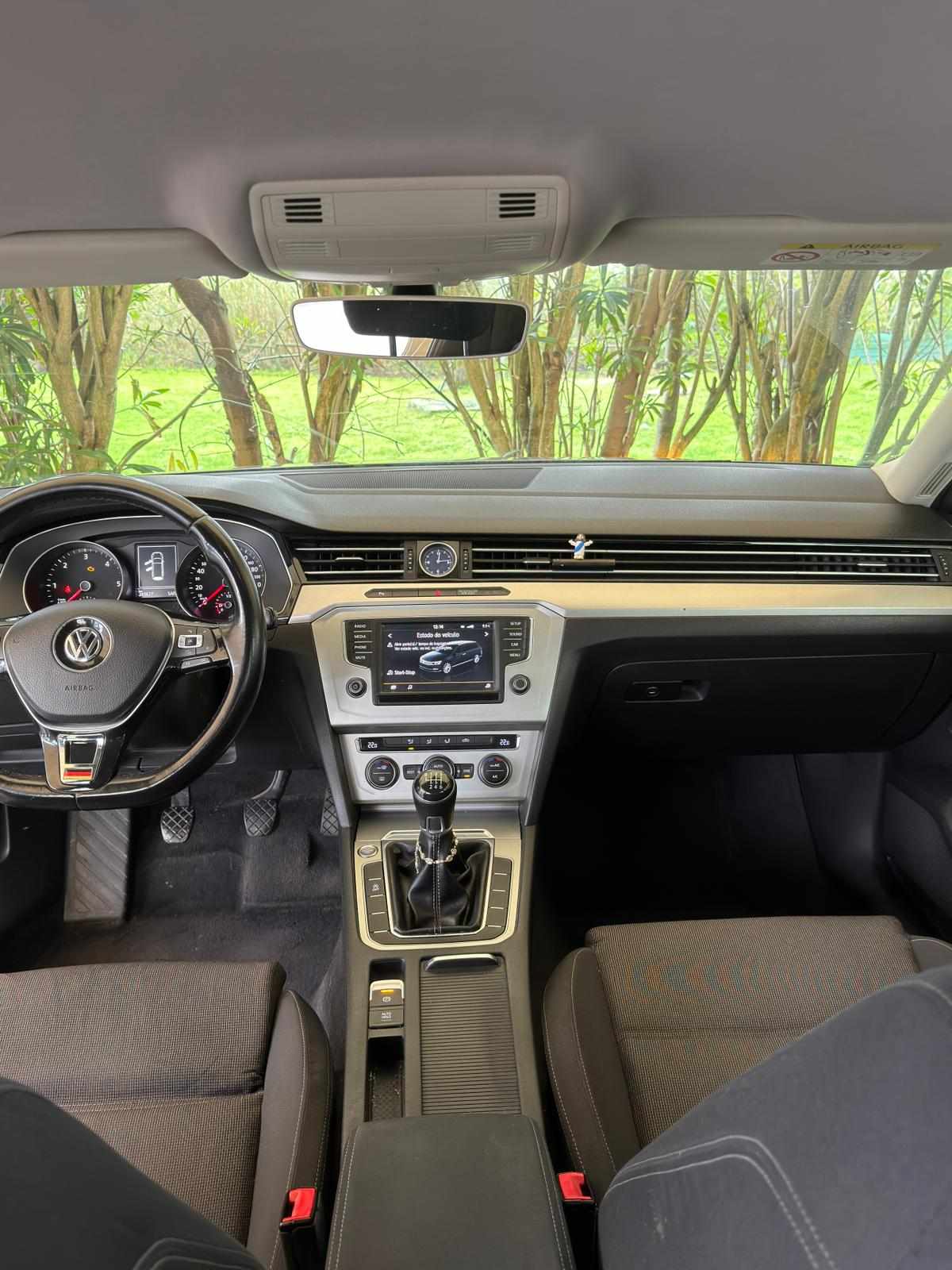 volkswagen-passat-1-6-tdi-bluemotion-2015-diesel-1598cc