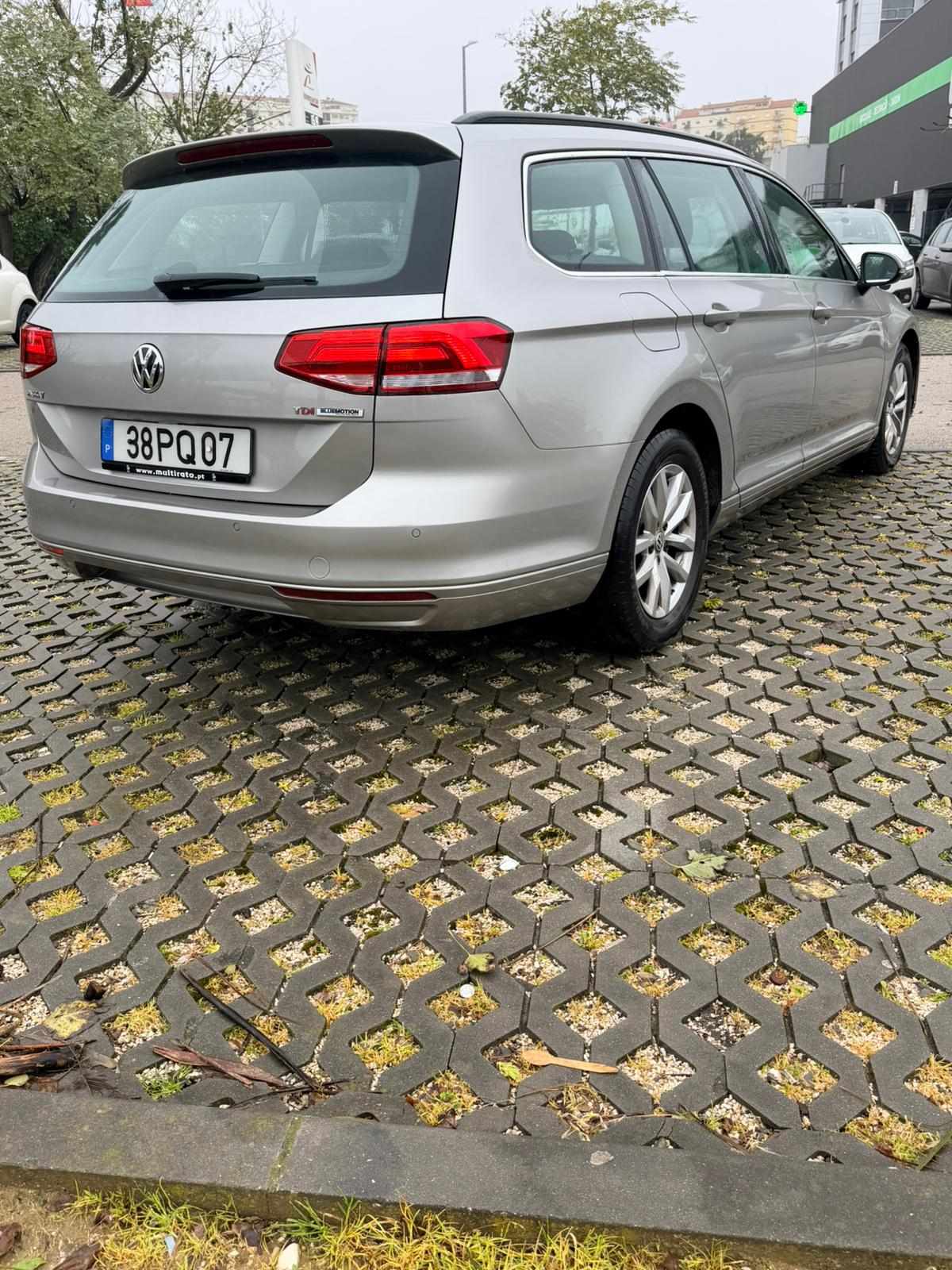 volkswagen-passat-1-6-tdi-bluemotion-2015-diesel-1598cc