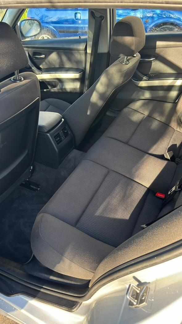 bmw-serie-3-318d-touring-2011-diesel-1995cc