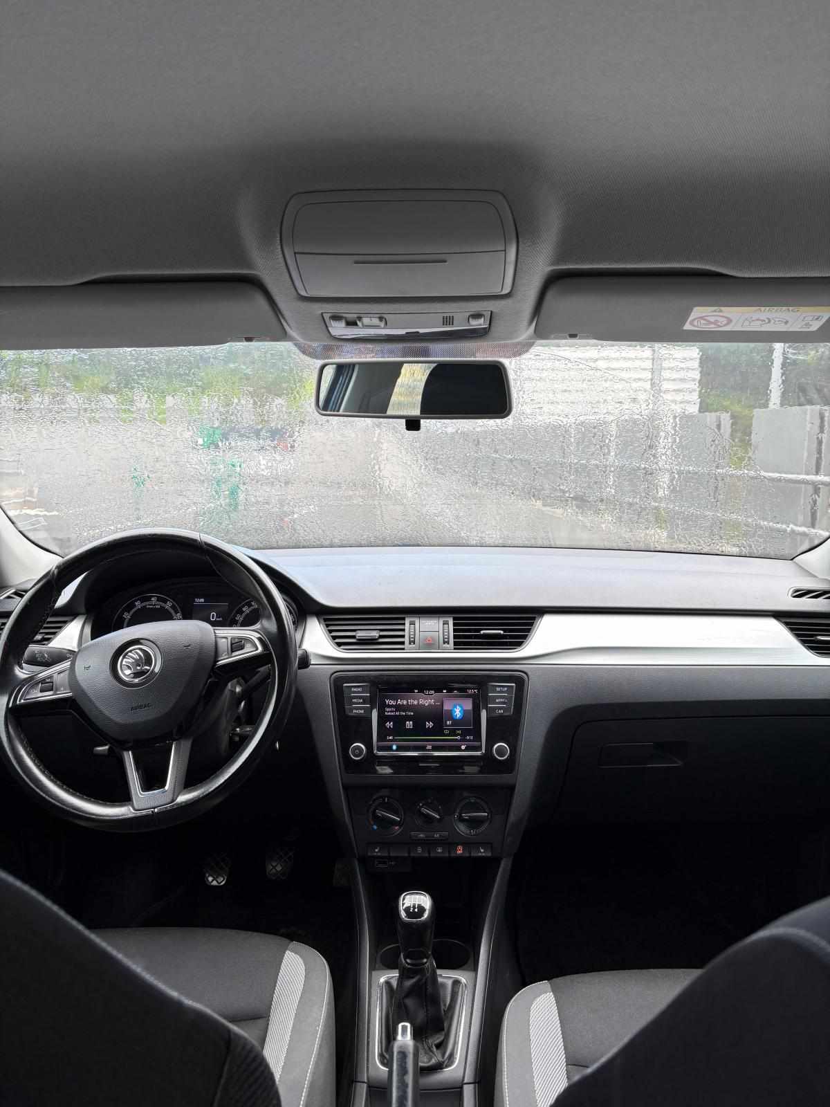 skoda-rapid-1-0-tsi-2018-gasolina-999cc