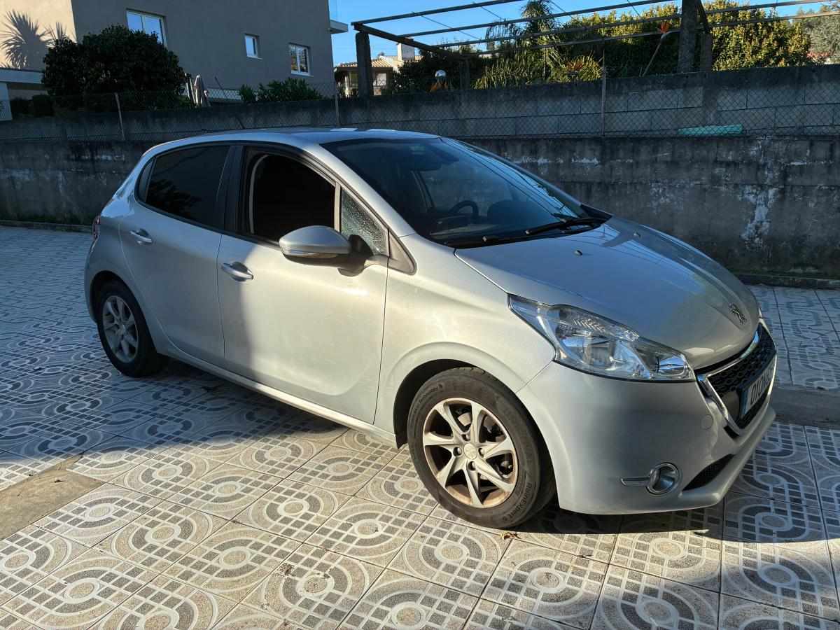 peugeot-208-1-2-vti-2014-gasolina-1199cc