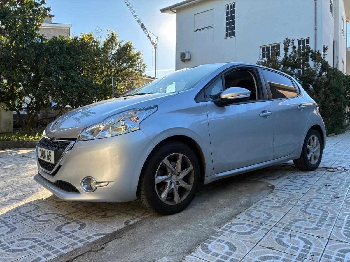 peugeot-208-1-2-vti-2014-gasolina-1199cc