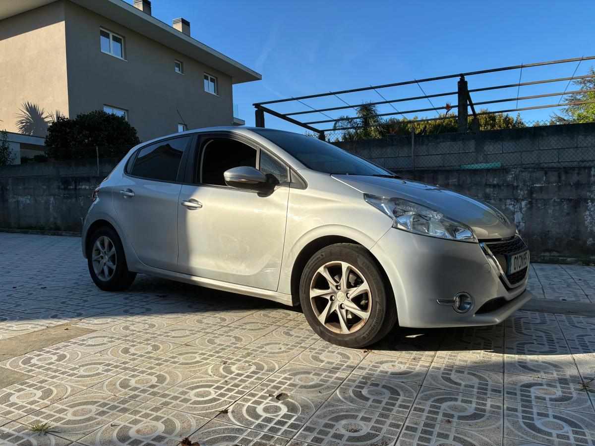 peugeot-208-1-2-vti-2014-gasolina-1199cc