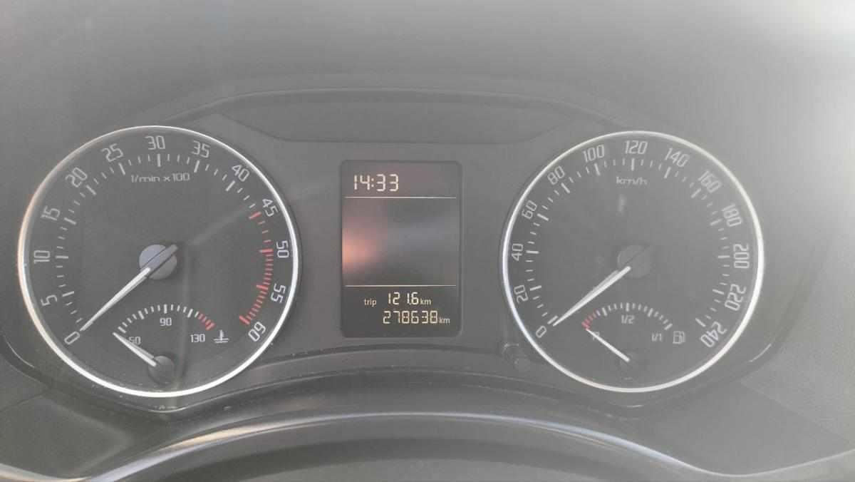 skoda-octavia-1-6-tdi-2010-diesel-1598cc