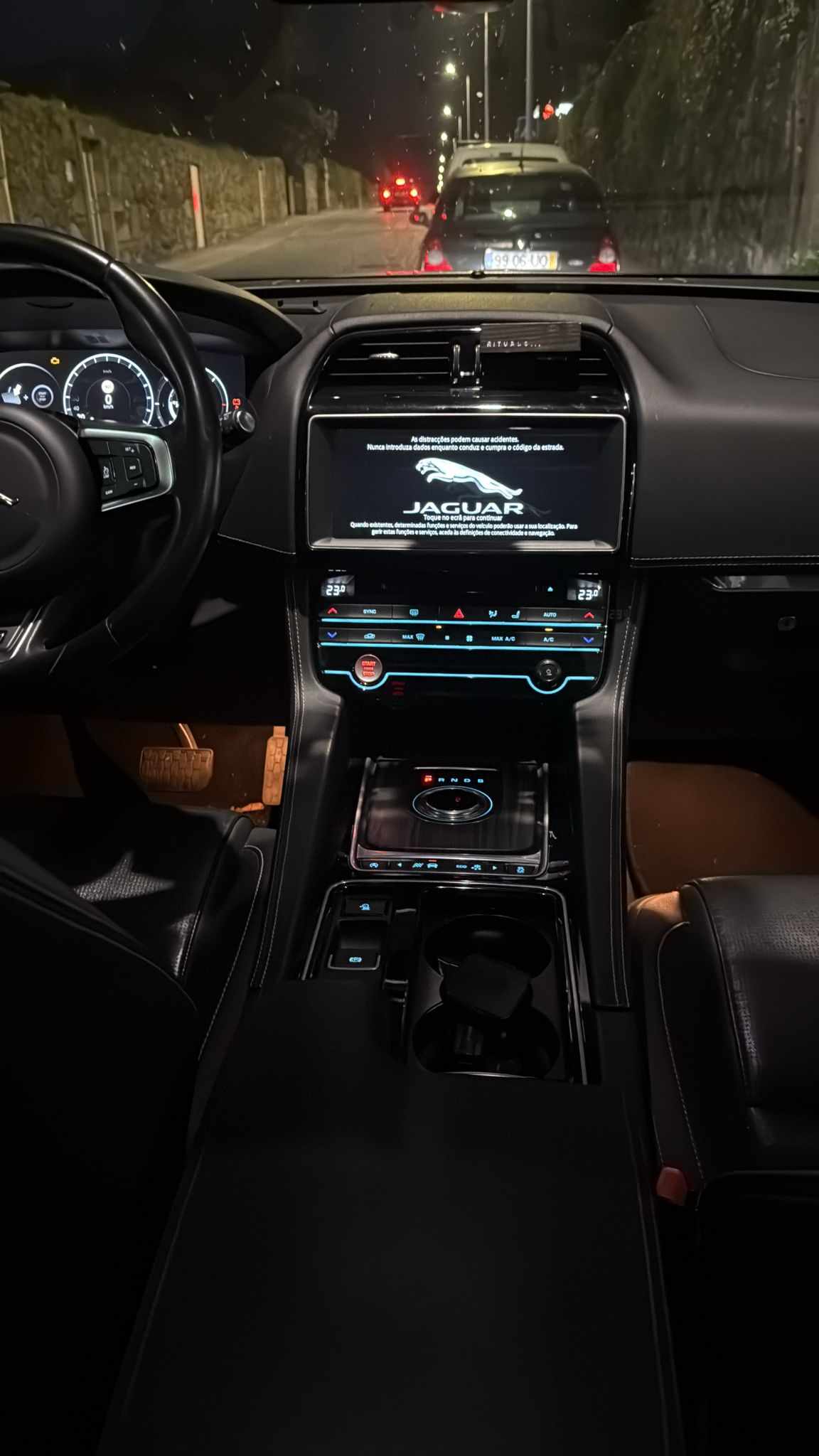 jaguar-f-pace-20d-awd-2018-diesel-1999cc