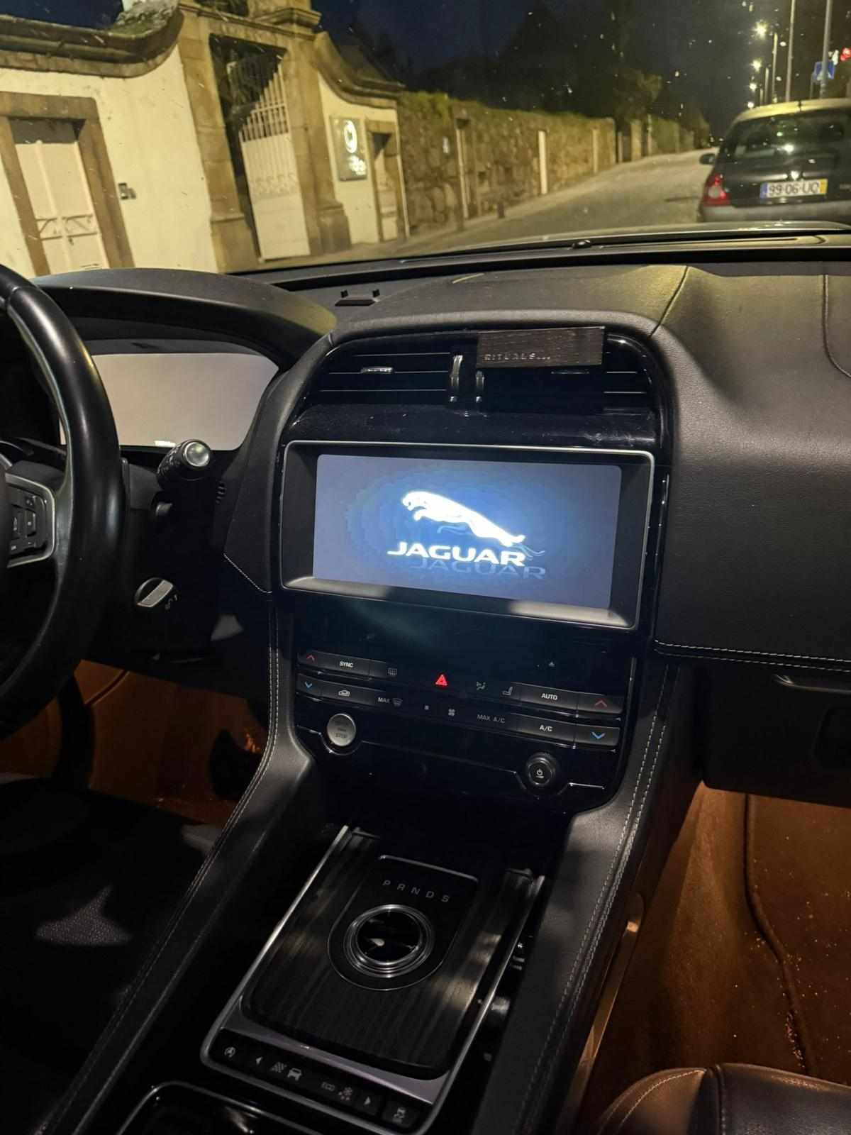 jaguar-f-pace-20d-awd-2018-diesel-1999cc