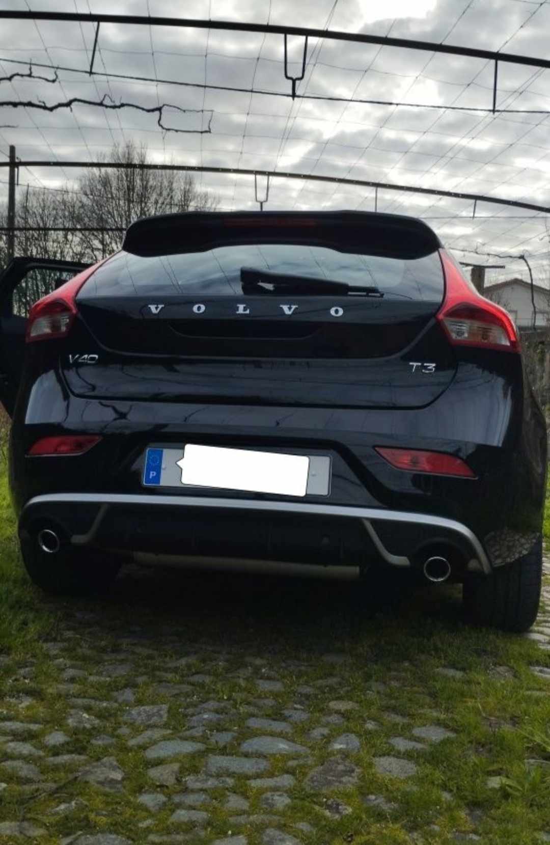 volvo-v40-1-5-t3-2017-gasolina-1498cc