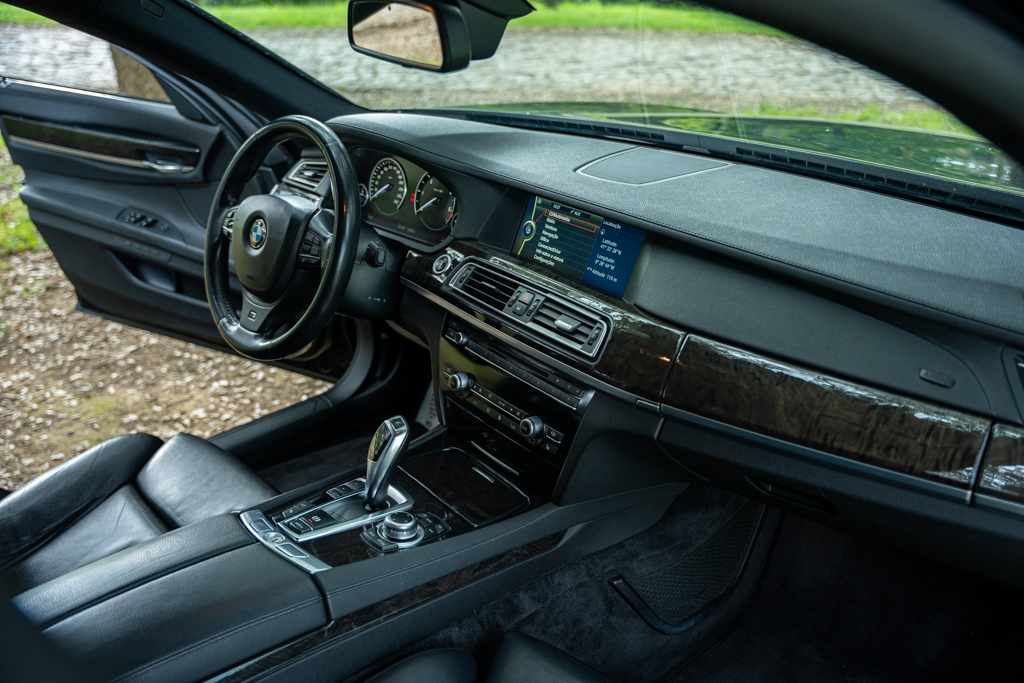 bmw-serie-7-740d-2010-diesel-2993cc