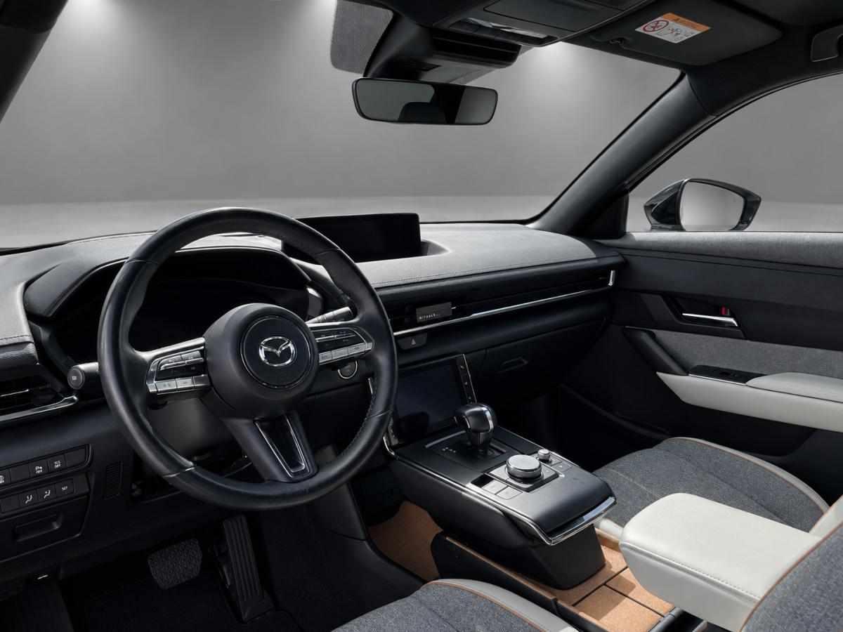 mazda-mx-30-0-8-e-skyactiv-r-ev-2023-eletrico-1660cc