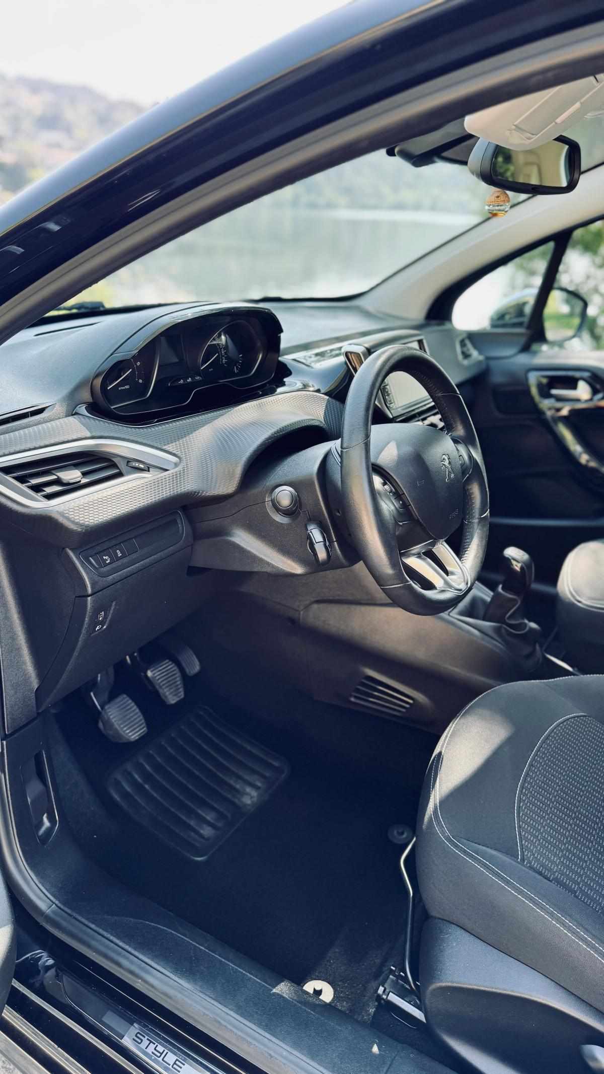 peugeot-208-1-6-bluehdi-2017-diesel-1560cc