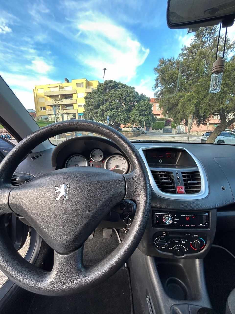 peugeot-206-1-1-2010-gasolina-1124cc