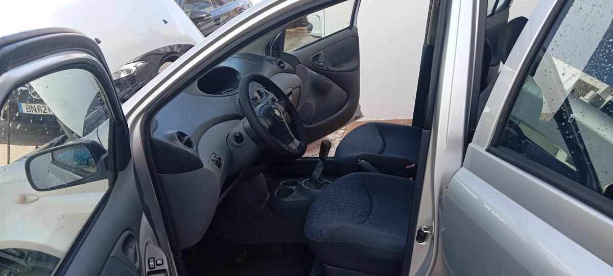 toyota-yaris-1-0-vvt-i-2002-gasolina-998cc