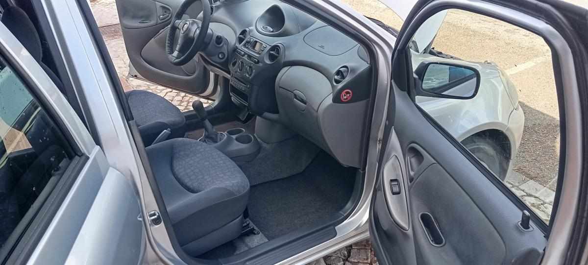 toyota-yaris-1-0-vvt-i-2002-gasolina-998cc