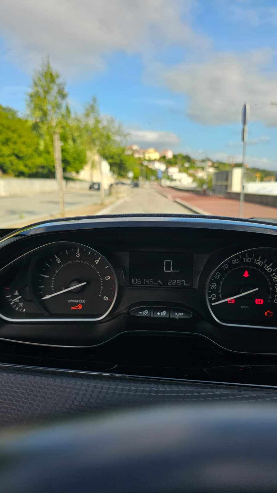 peugeot-2008-1-6-bluehdi-2018-diesel-1560cc