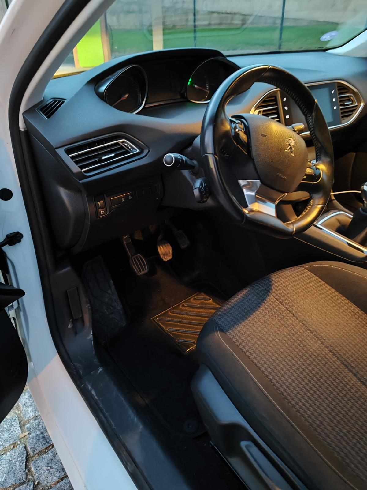 peugeot-308-1-2-2018-gasolina-1199cc