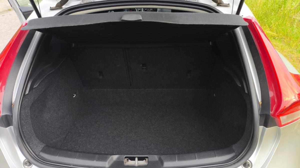 volvo-v40-1-5-t3-2019-gasolina-1498cc