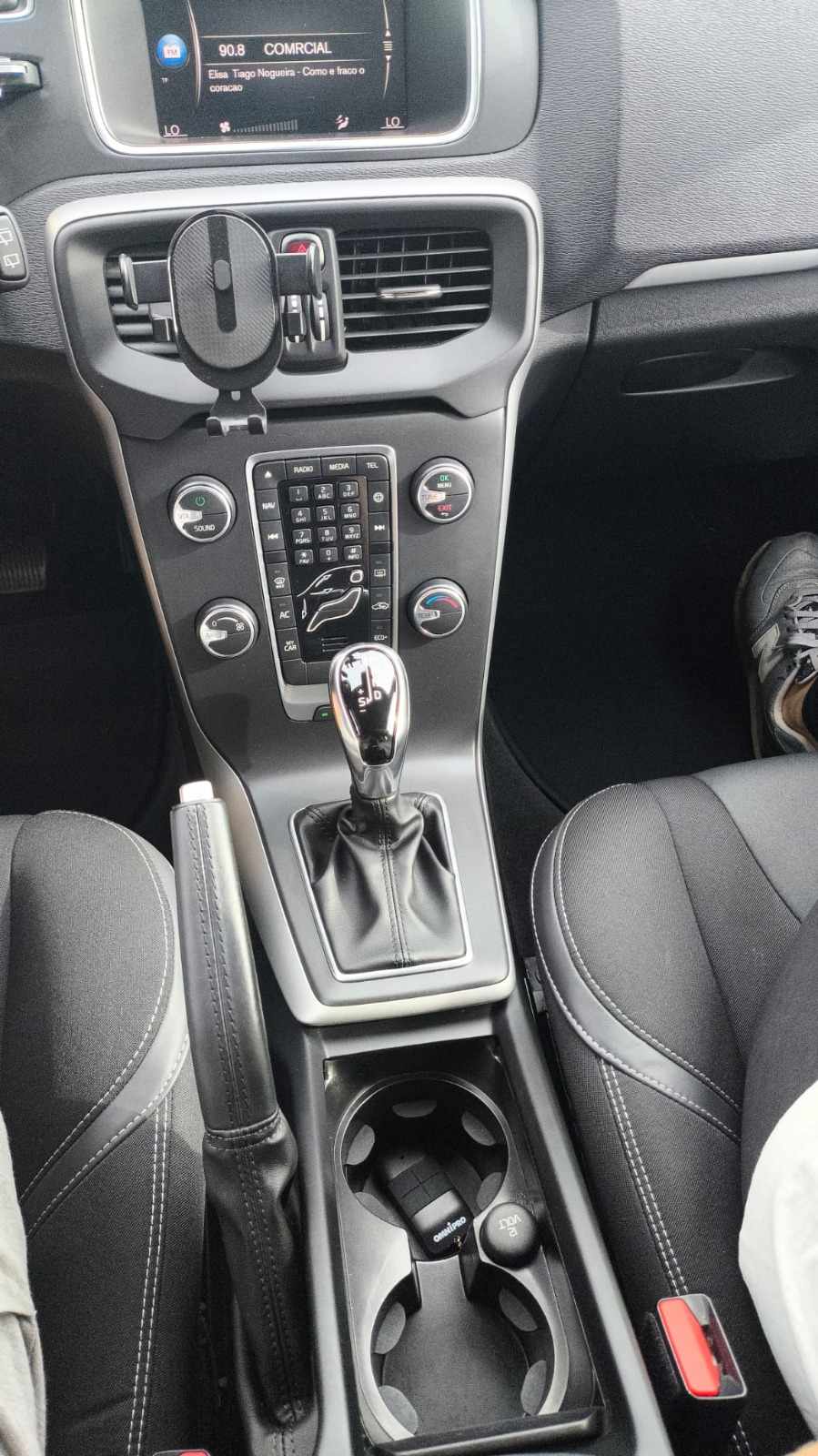 volvo-v40-1-5-t3-2019-gasolina-1498cc