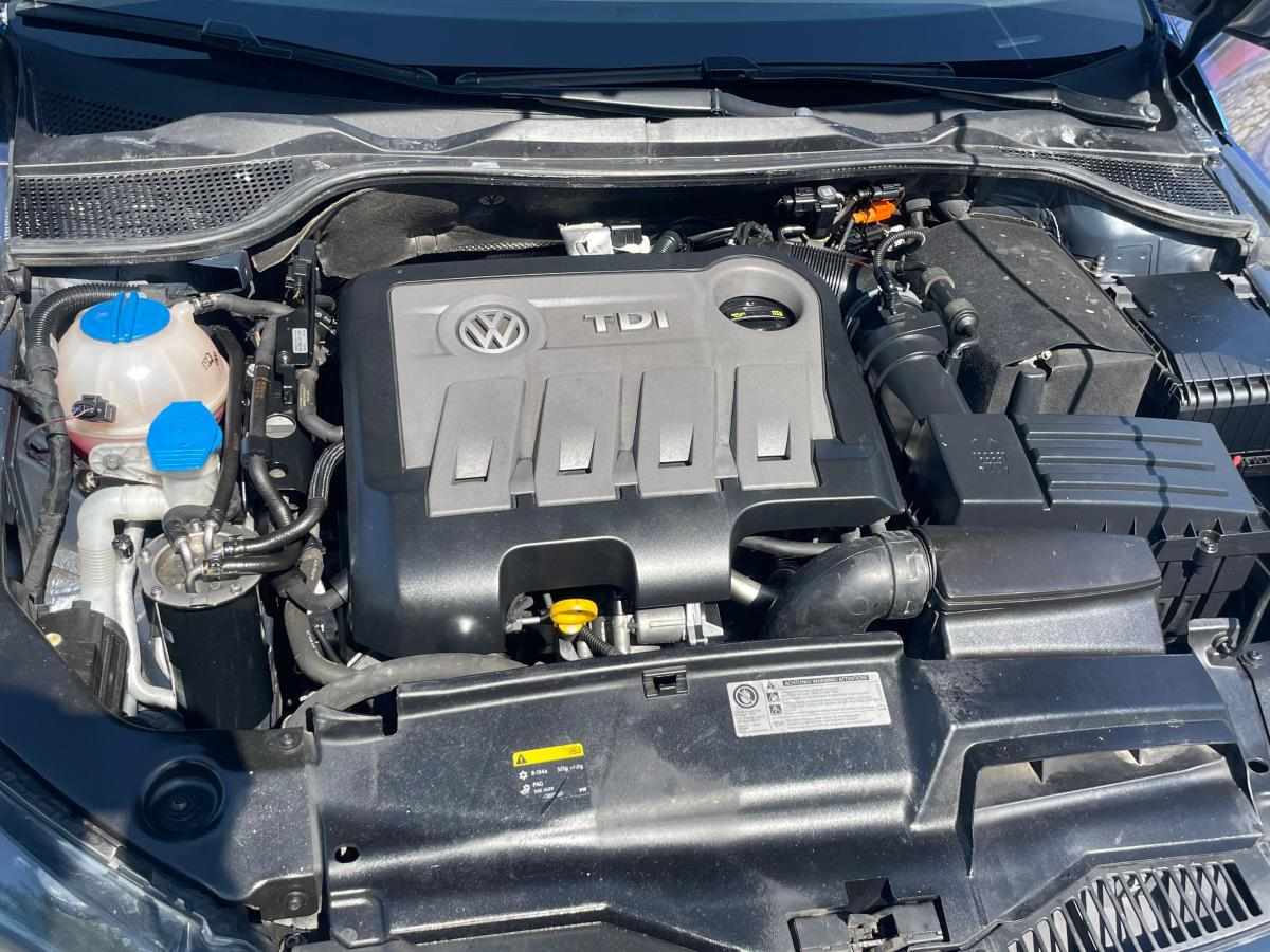 volkswagen-scirocco-2-0-tdi-2015-diesel-1968cc