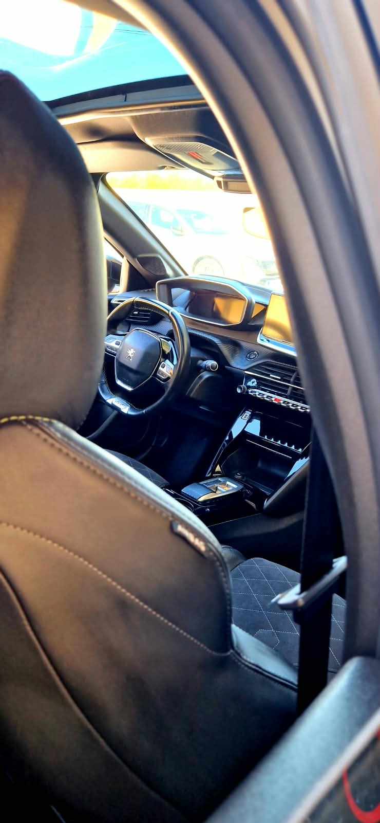 peugeot-e-208-ev-50-kwh-2022-eletrico