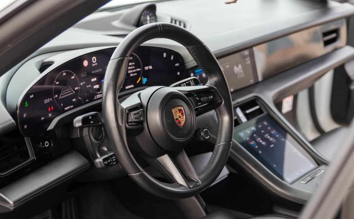 porsche-taycan-4s-2020-eletrico