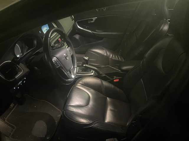 volvo-v40-d2-2016-diesel-1969cc