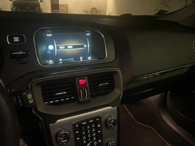volvo-v40-d2-2016-diesel-1969cc