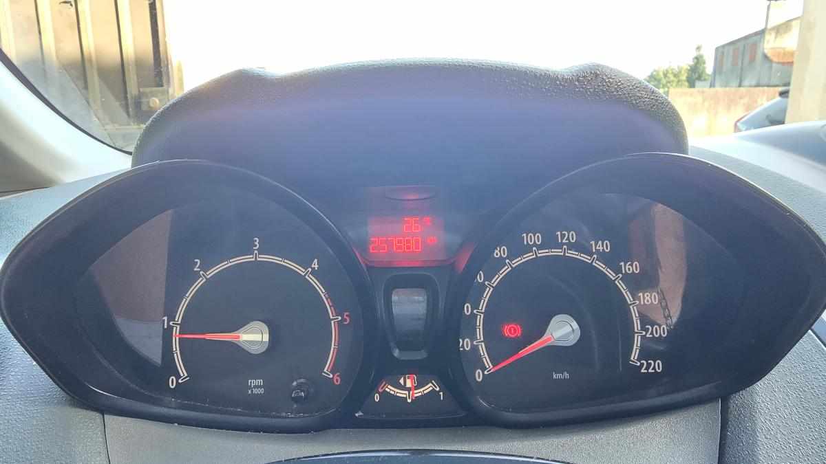 ford-fiesta-1-4-70cv-2010-diesel-1399cc