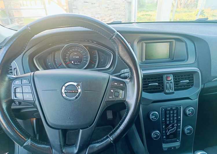 volvo-v40-d2-2016-diesel-1969cc