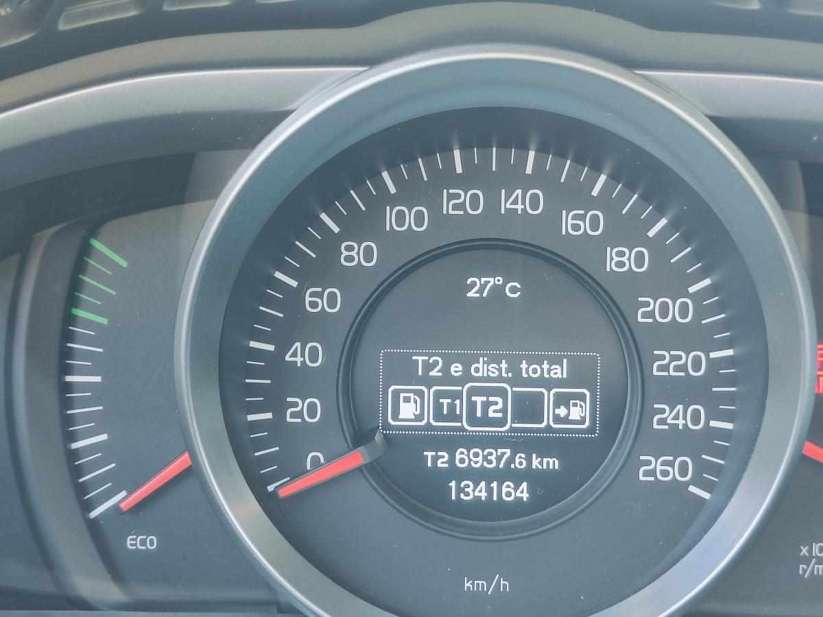 volvo-v40-d2-2016-diesel-1969cc