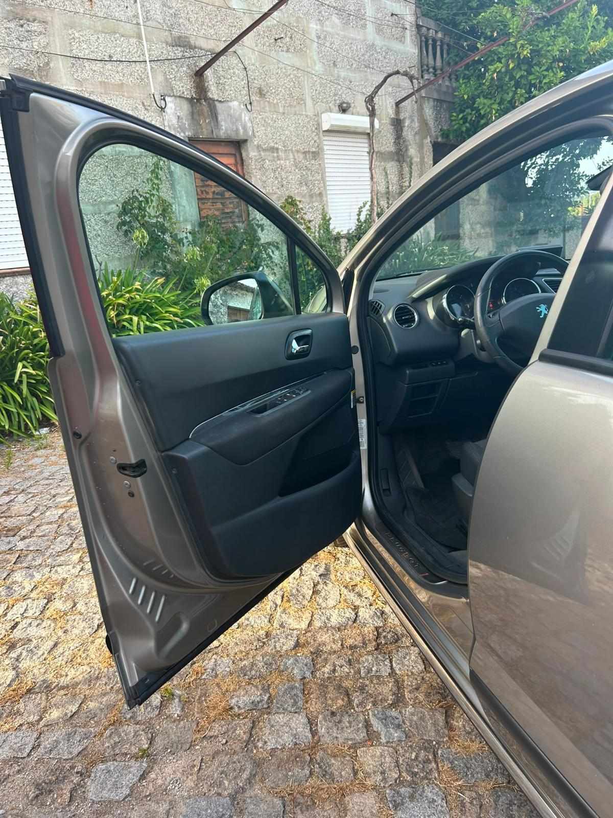 peugeot-3008-1-6-hdi-fap-2011-diesel-1560cc