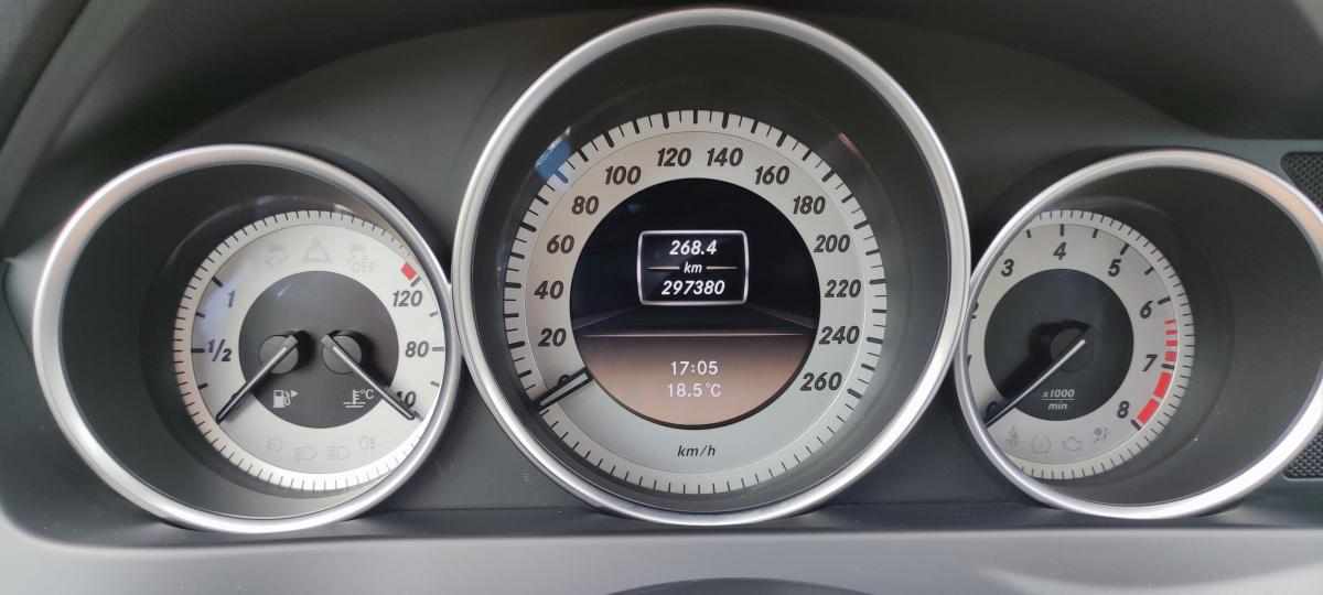 mercedes-benz-classe-c-c-200-cgi-blueefficiency-2011-gasolina-1796cc