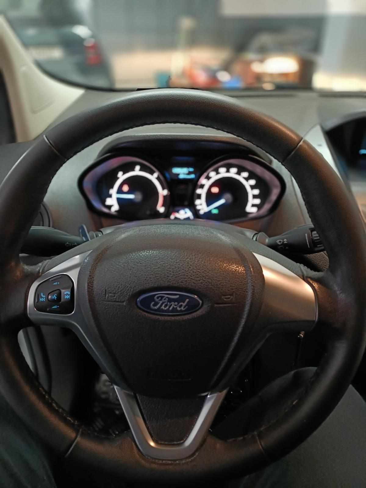 ford-transit-courier-1-6-tdci-2016-diesel-1560cc