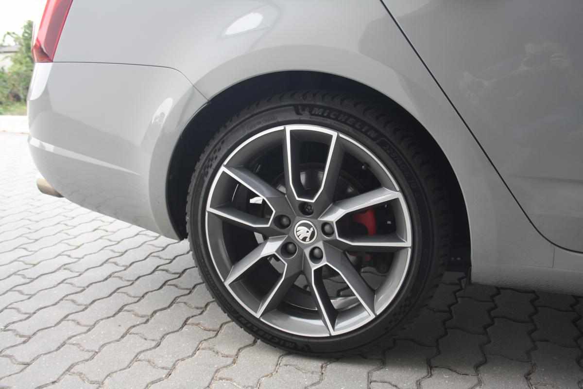 skoda-octavia-2-0-tdi-2018-diesel-1968cc