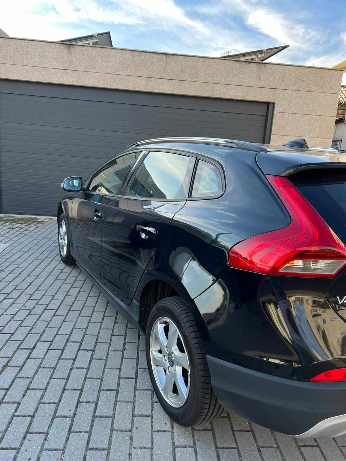 volvo-v40-d2-2015-diesel-1969cc