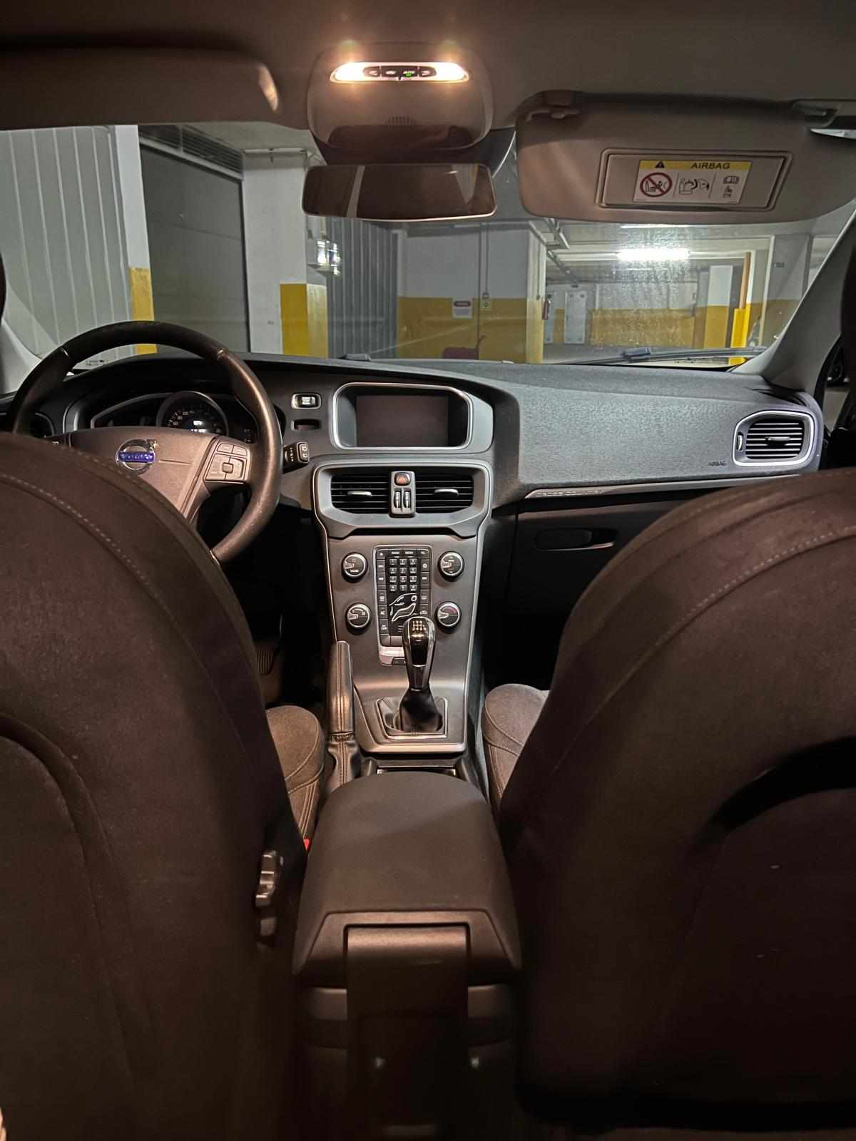 volvo-v40-d2-2015-diesel-1969cc