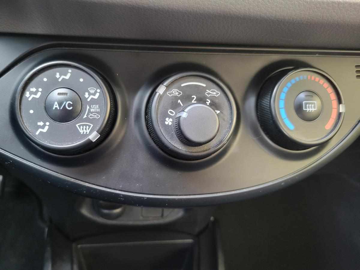 toyota-yaris-1-4-d-4d-2017-diesel-1364cc