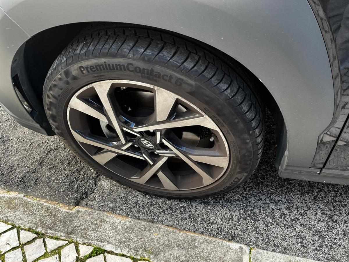 hyundai-kauai-1-0t-2023-gasolina-998cc