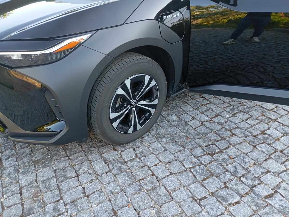 toyota-bz4x-71-4-kwh-2023-eletrico