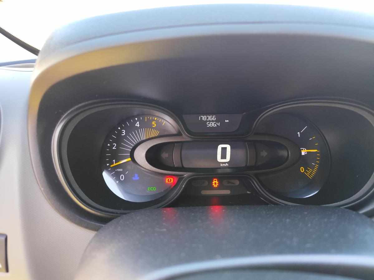 renault-trafic-1-6-dci-2016-diesel-1598cc
