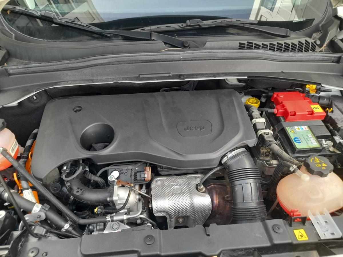 jeep-renegade-4xe-190-2022-hibrido-plug-in-1332cc