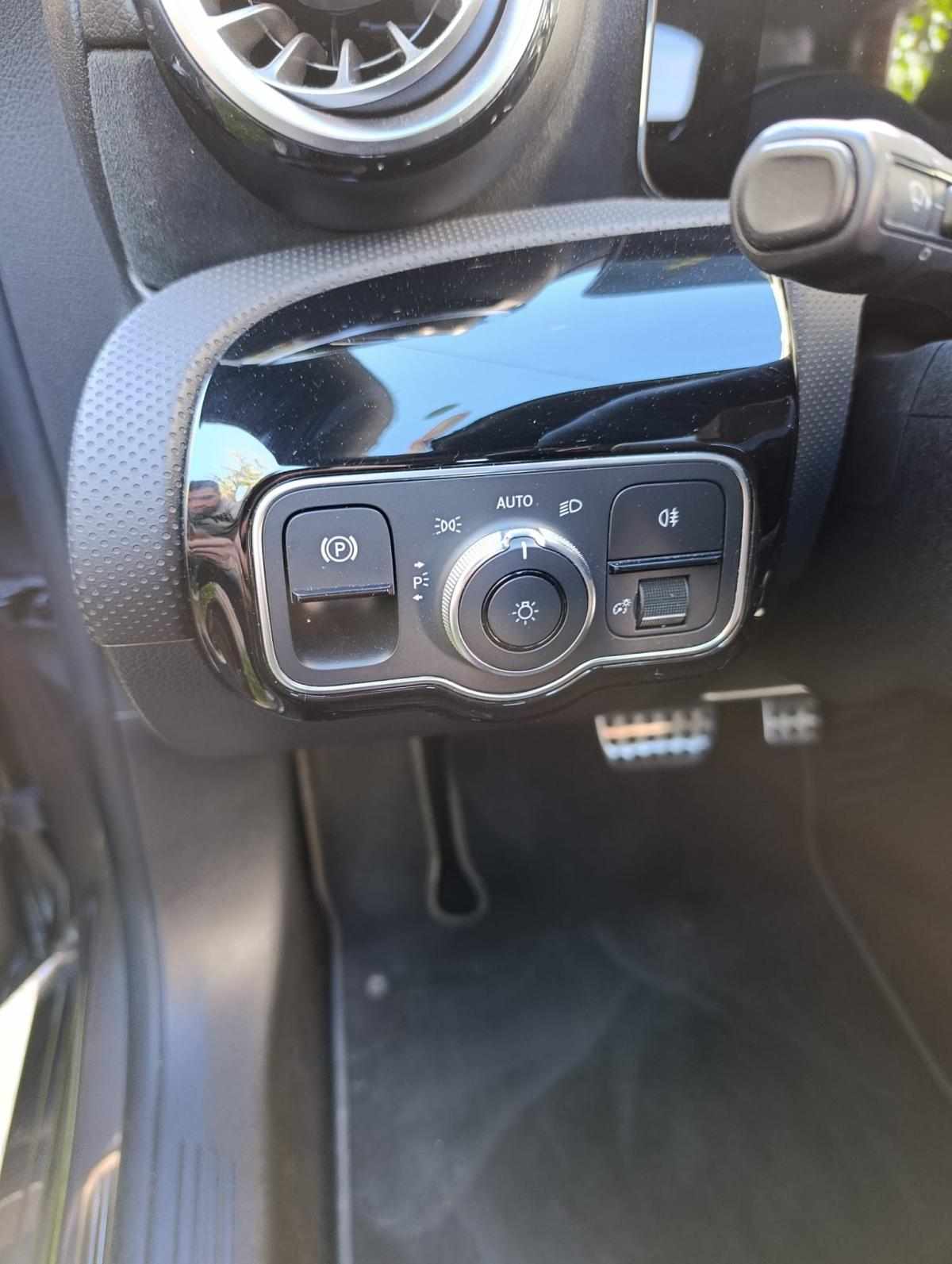 mercedes-benz-cla-250-e-2020-gasolina-1332cc