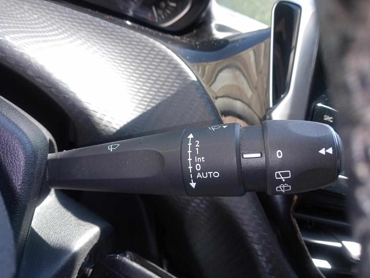 peugeot-208-1-2-puretech-2018-gasolina-1200cc