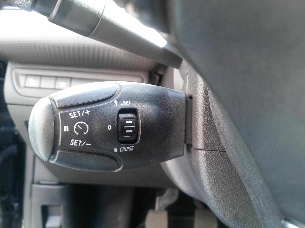 peugeot-208-1-2-puretech-2018-gasolina-1200cc