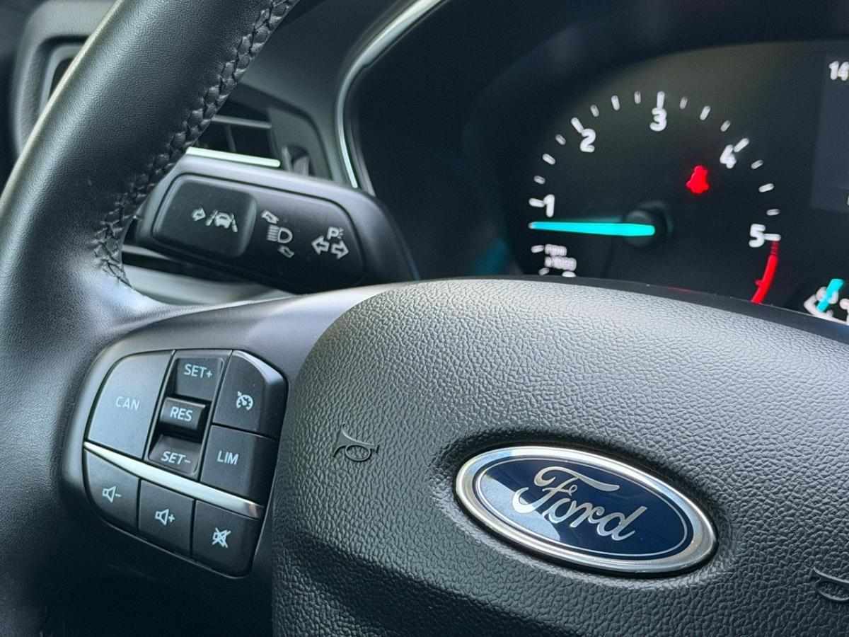 ford-focus-sw-2023-diesel-1560cc