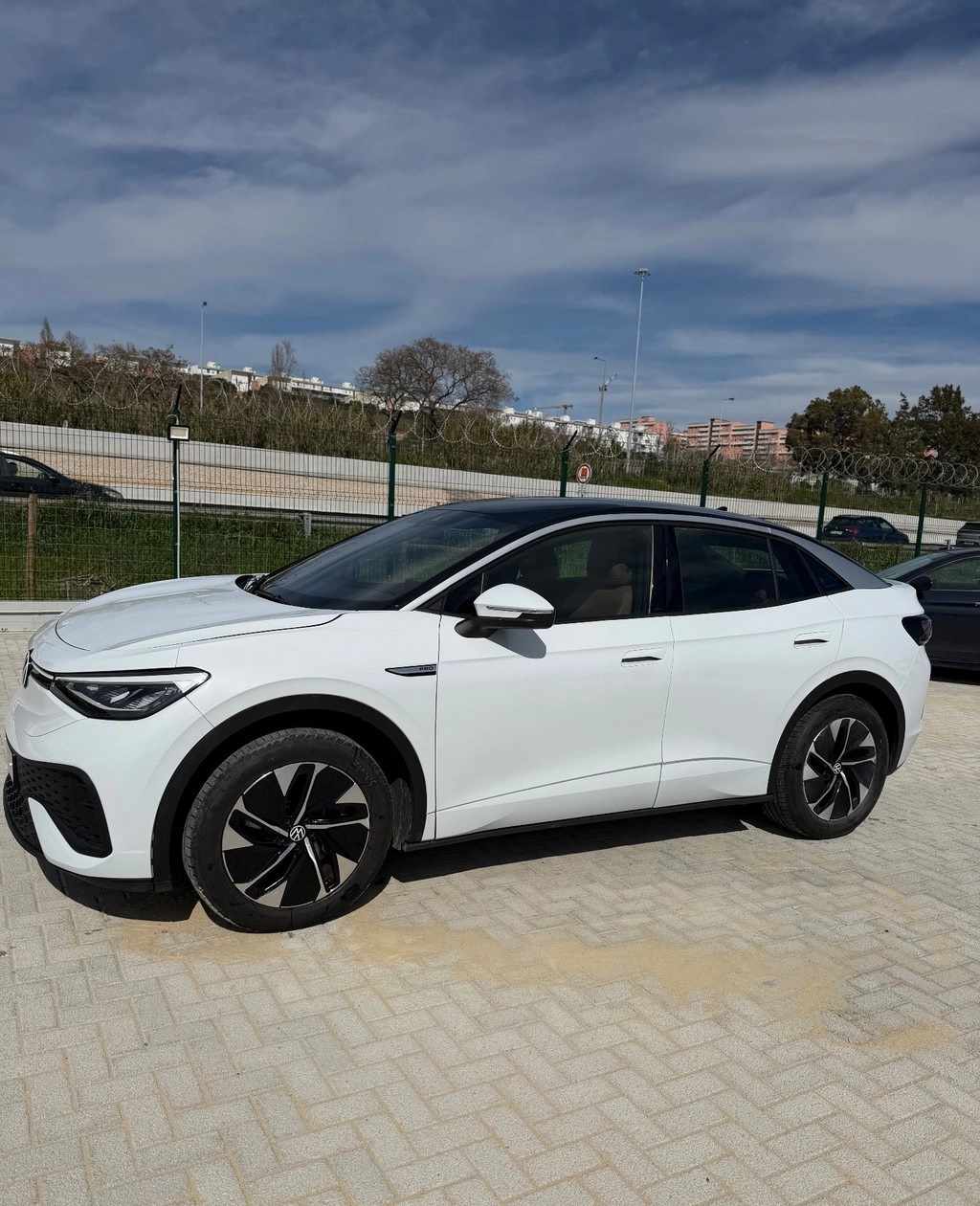 volkswagen-id-5-1-geracao-2023-eletrico