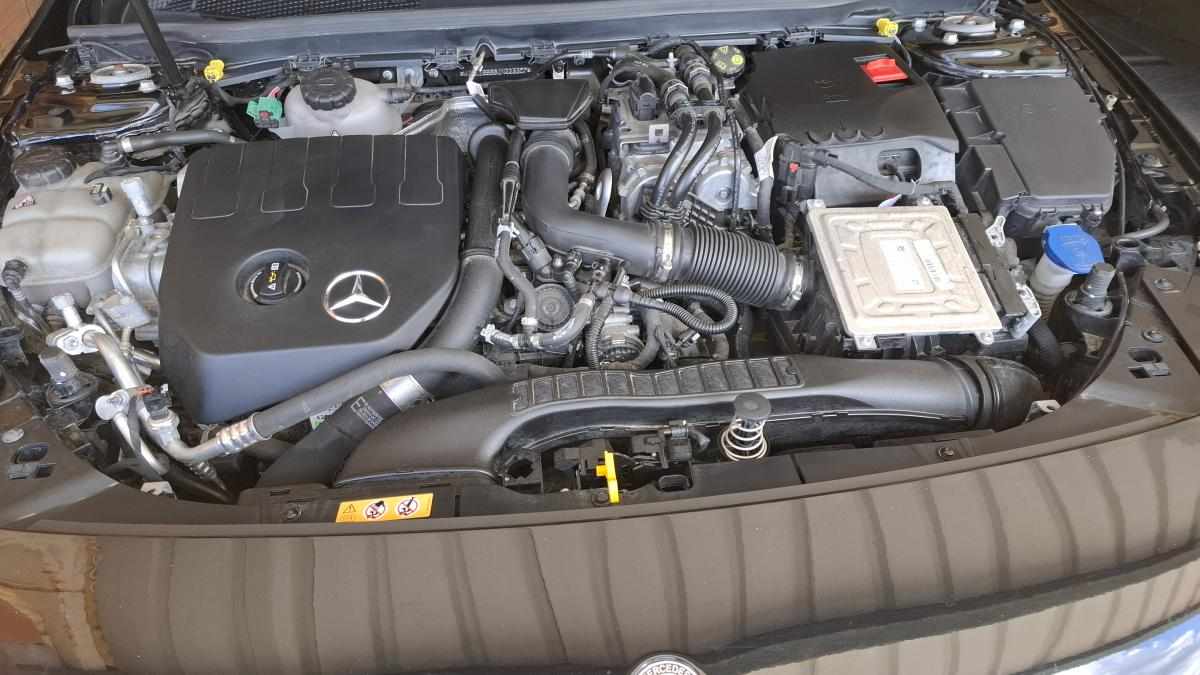 mercedes-benz-cla-250-e-2021-gasolina-1332cc
